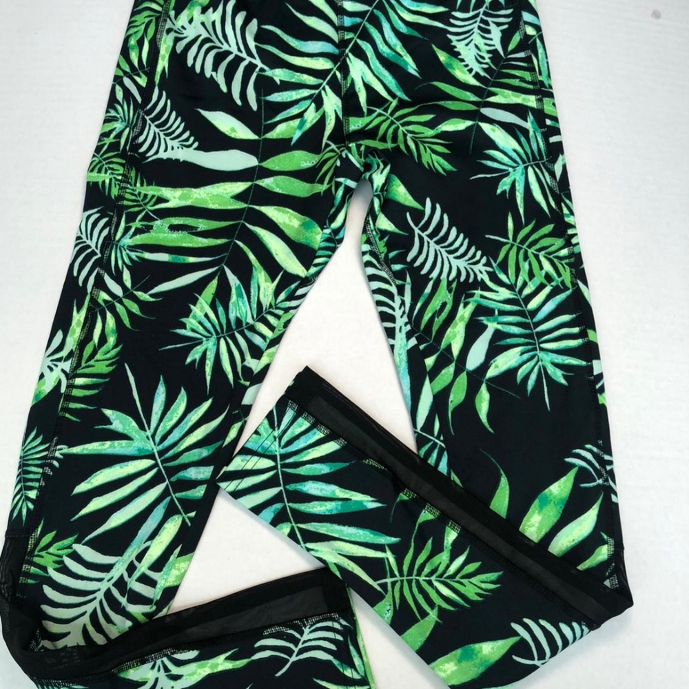 Leaf like leggings
